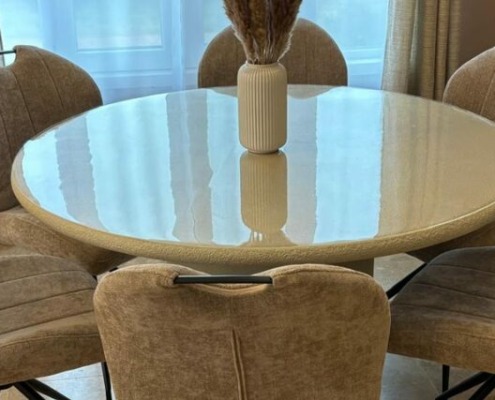 Article 148 : Table et chaise : les vraies stars de votre maison à Charlieu et ses environs